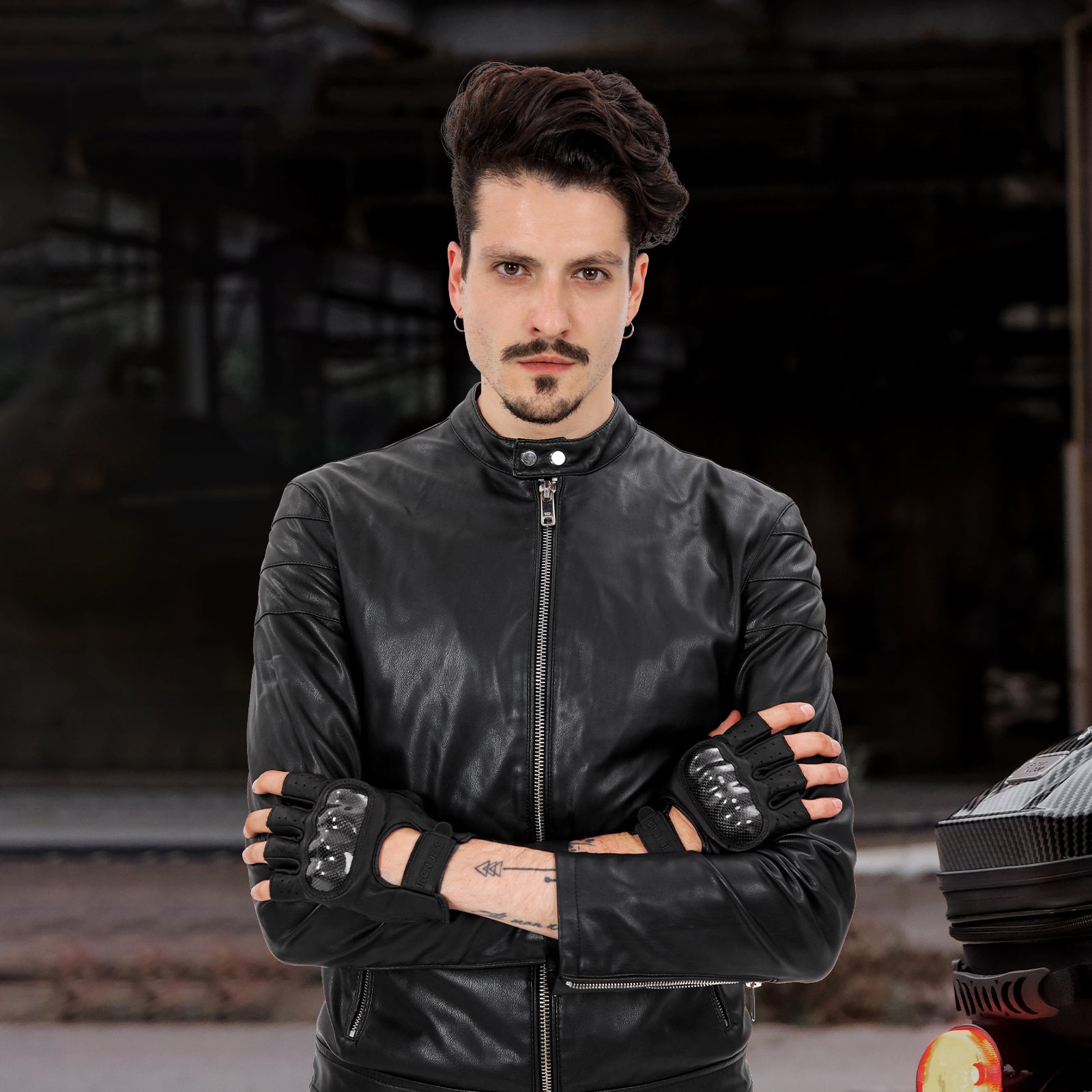 IRONJIAS Black Comfortable Fingerless Leather Gloves