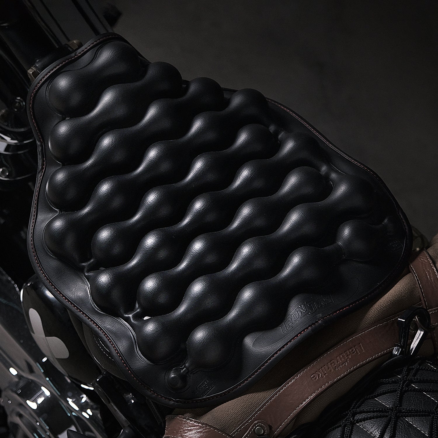 IRONJIAS PU Waterproof Shock-absorbing Motorcycle Seat Cushion