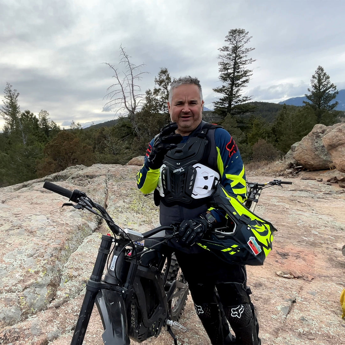 Comfortable Waterproof Winter Motorcycle Gloves