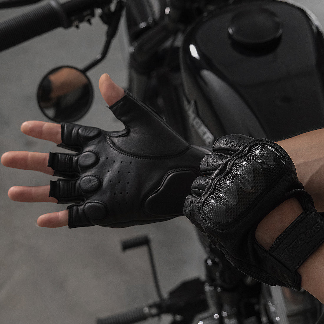 IRONJIAS Black Comfortable Fingerless Leather Gloves